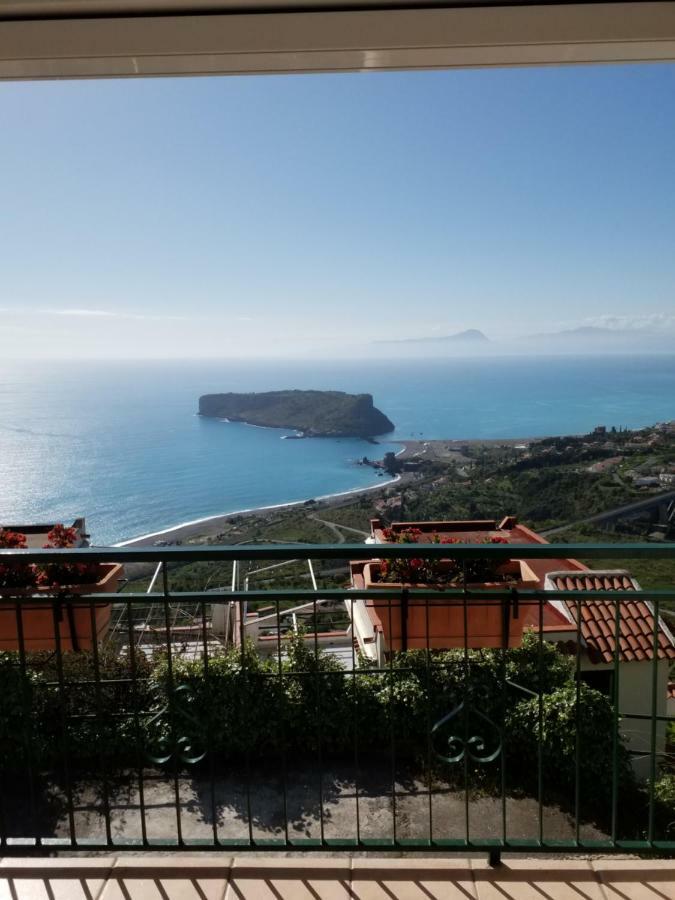 Вілла La Terrazza Sull Isola Di Dino Сан-Нікола-Арчелла Екстер'єр фото
